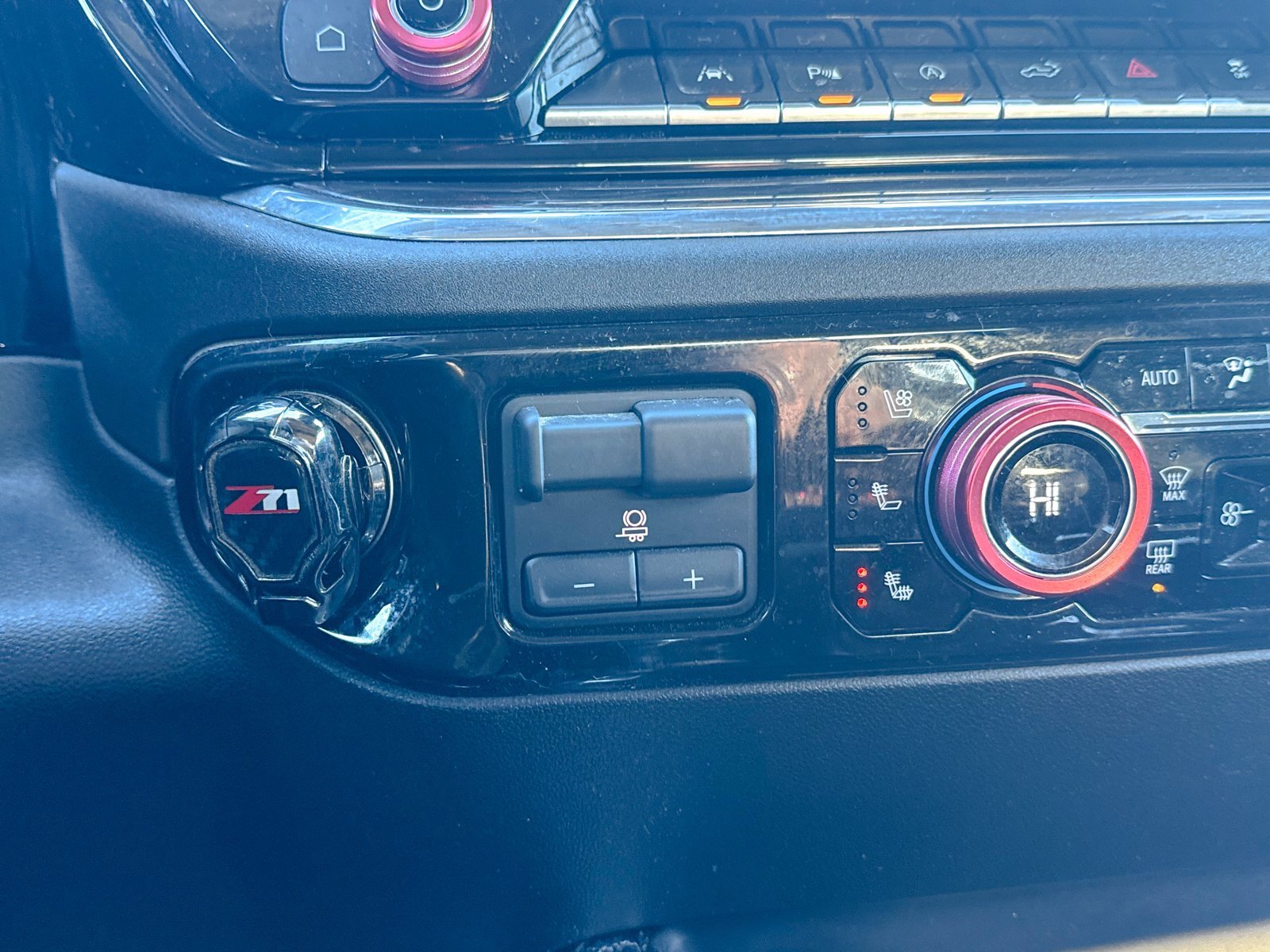 Certified 2024 Chevrolet Silverado 1500 LTZ image 31