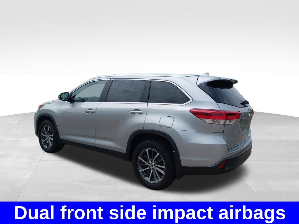 Used 2019 Toyota Highlander XLE AWD/4WD image 19