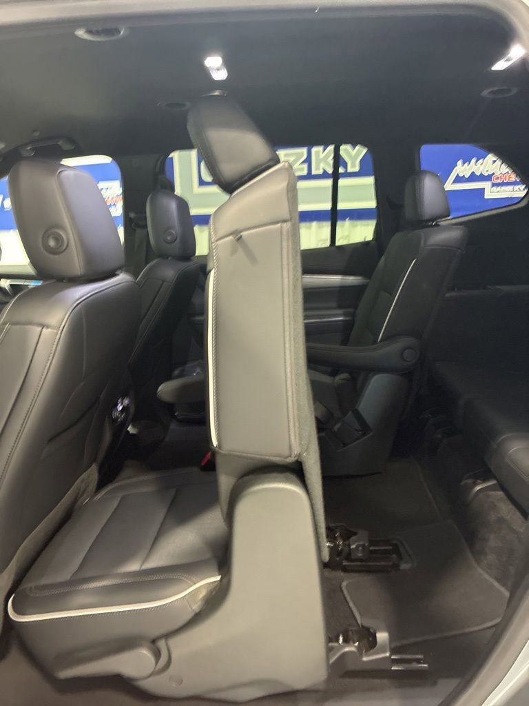 Used 2025 Buick Enclave Preferred AWD/4WD image 54