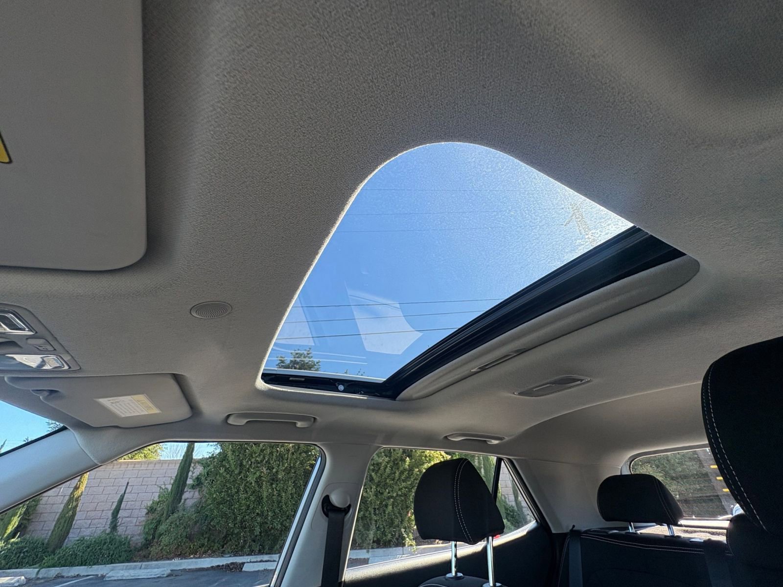 Used 2025 Hyundai Venue SEL image 28