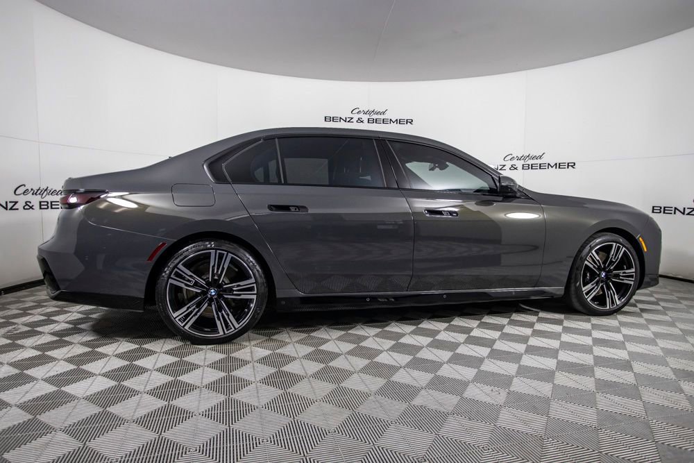 Used 2023 BMW 740i w/ Executive Package RWD image 5
