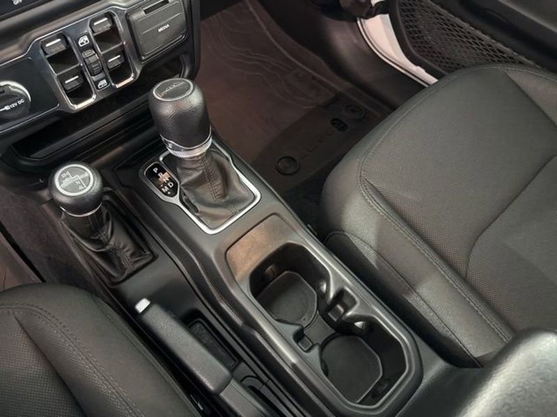 Used 2022 Jeep Gladiator Willys image 17