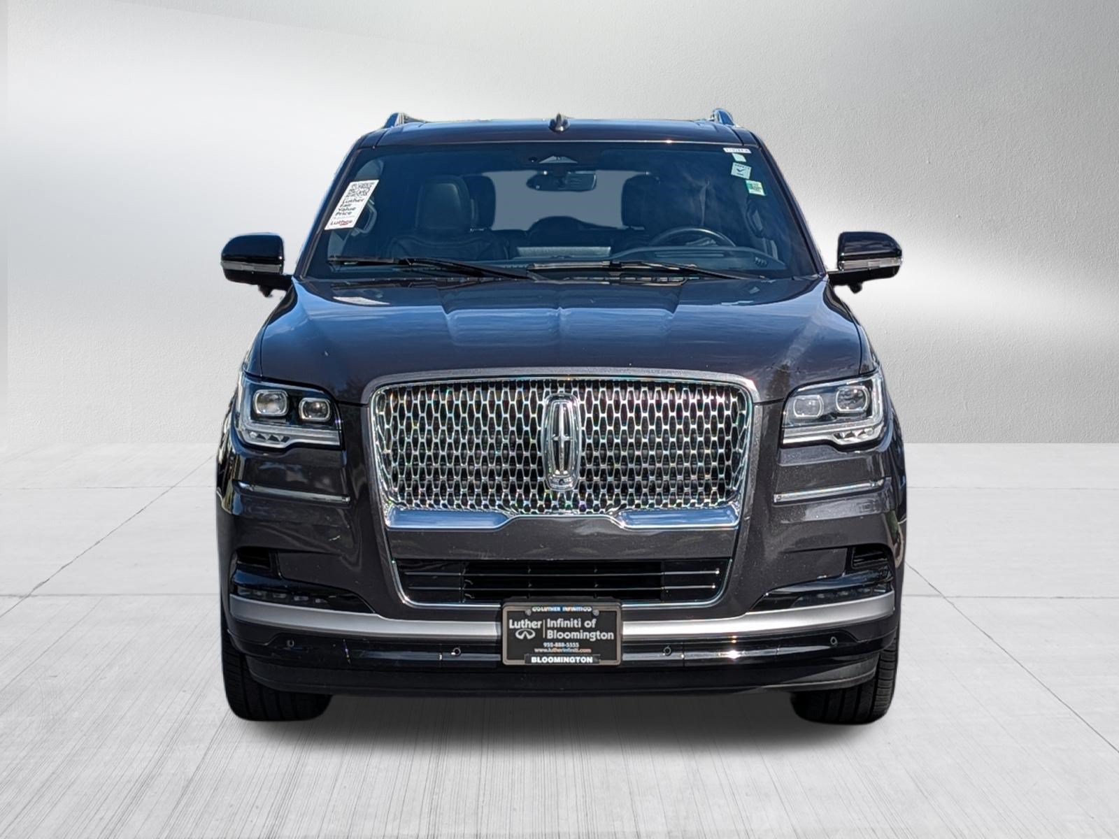 Used 2022 Lincoln Navigator L Reserve AWD/4WD image 2