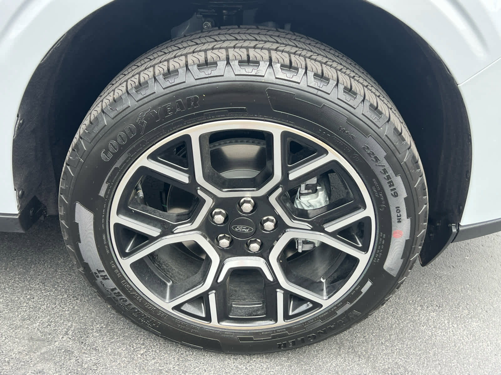 New 2025 Ford Maverick Lariat w/ 4K Tow Package image 16