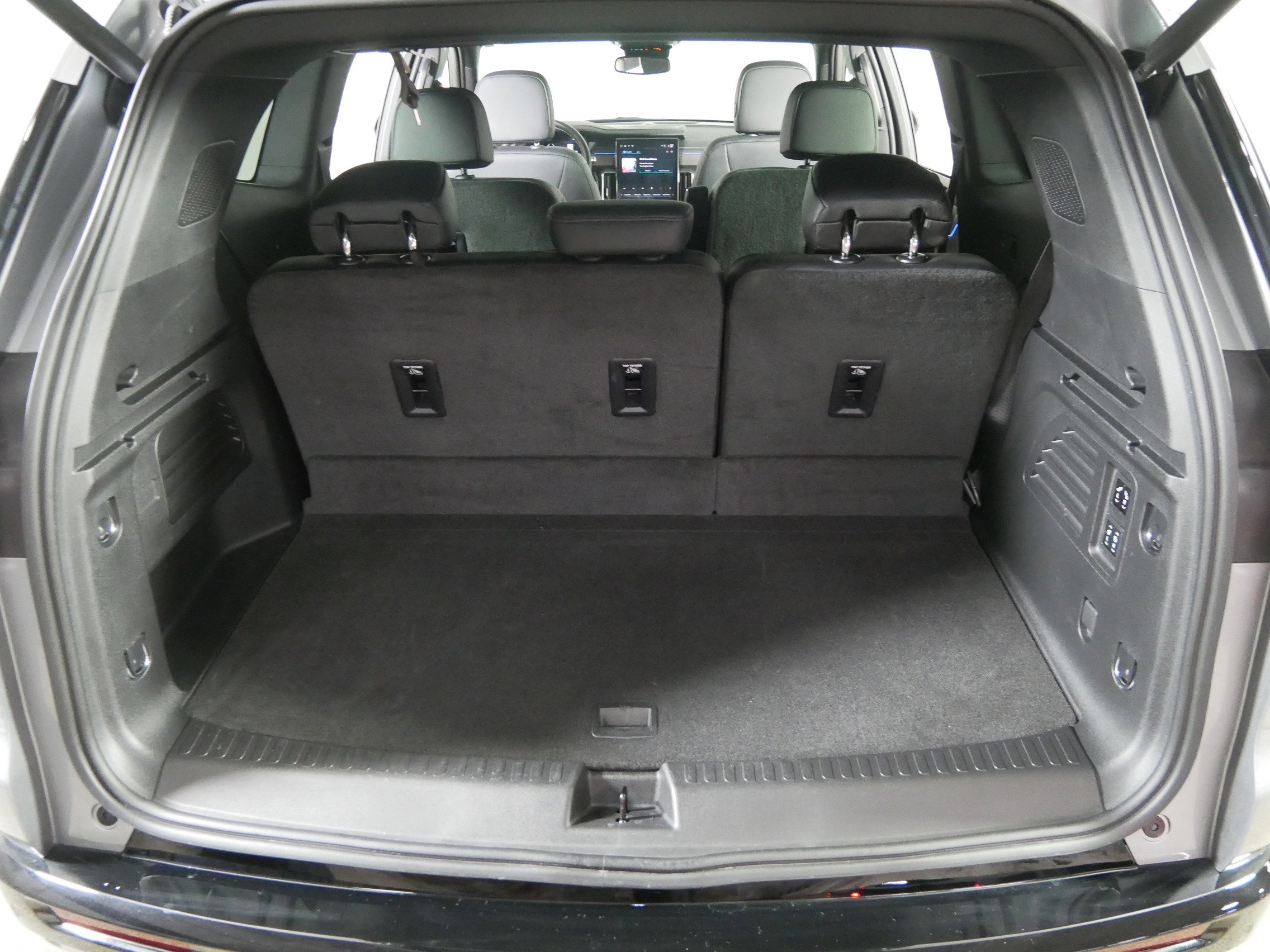 Used 2024 GMC Acadia Denali w/ LPO, Floor Liner Package image 18