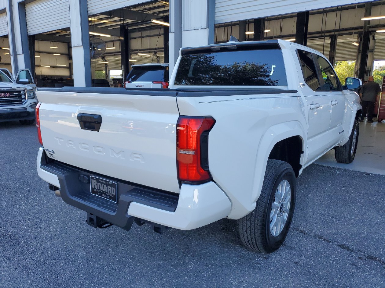 Used 2024 Toyota Tacoma SR5 AWD/4WD image 4