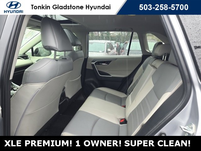 Used 2022 Toyota RAV4 XLE Premium image 27