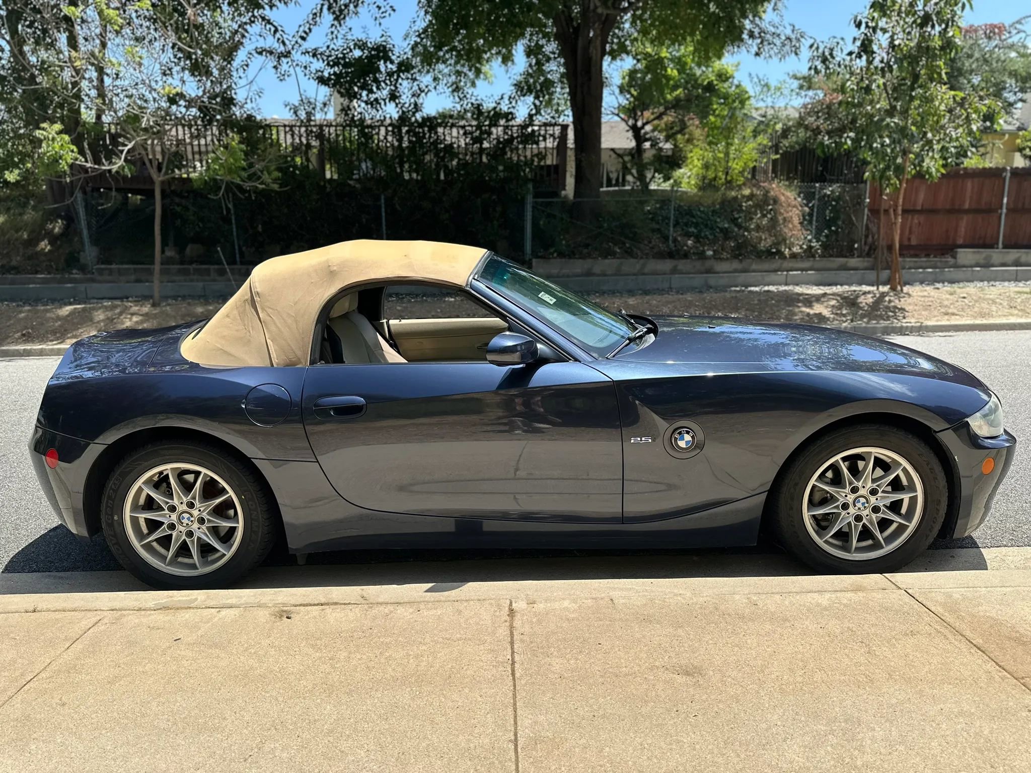 Used 2005 BMW Z4 2.5i RWD image 20