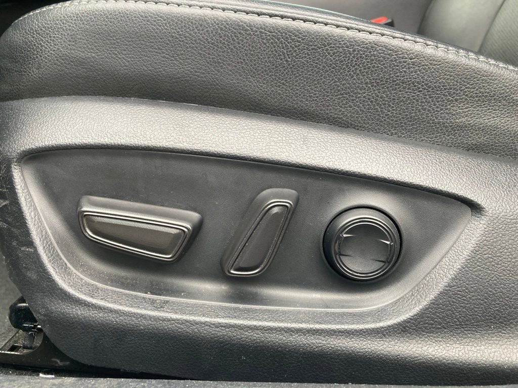 Used 2024 Toyota Camry XSE FWD image 11