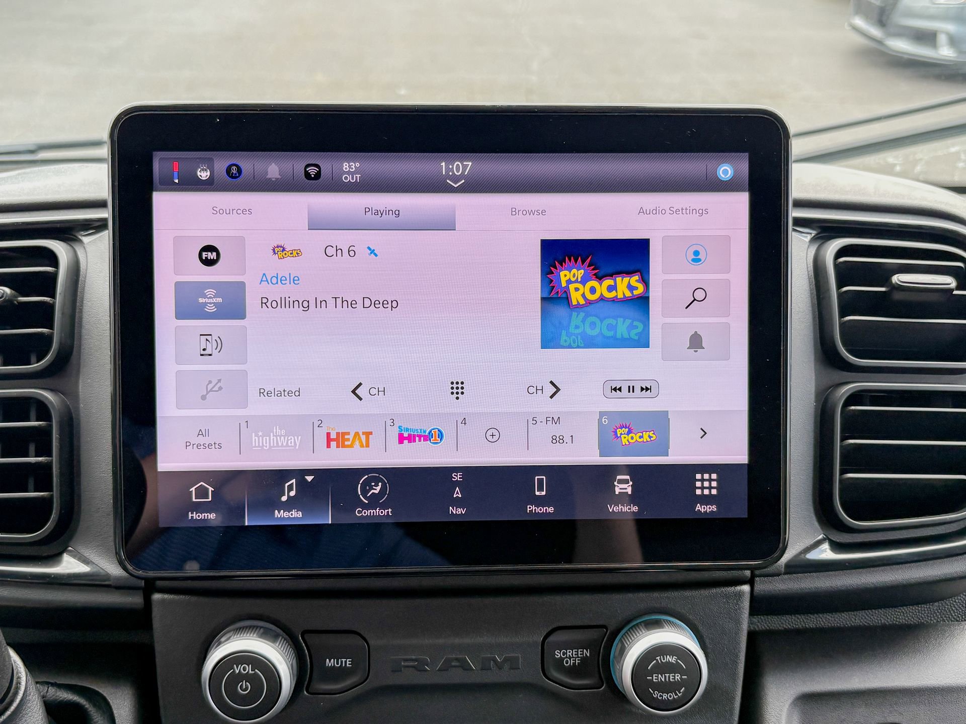 Used 2024 RAM ProMaster 2500 w/ Premium Convenience Group FWD image 29