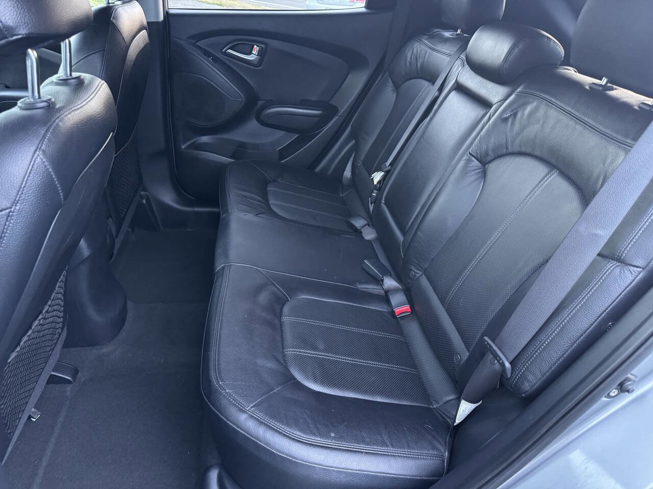 Used 2011 Hyundai Tucson Limited image 32