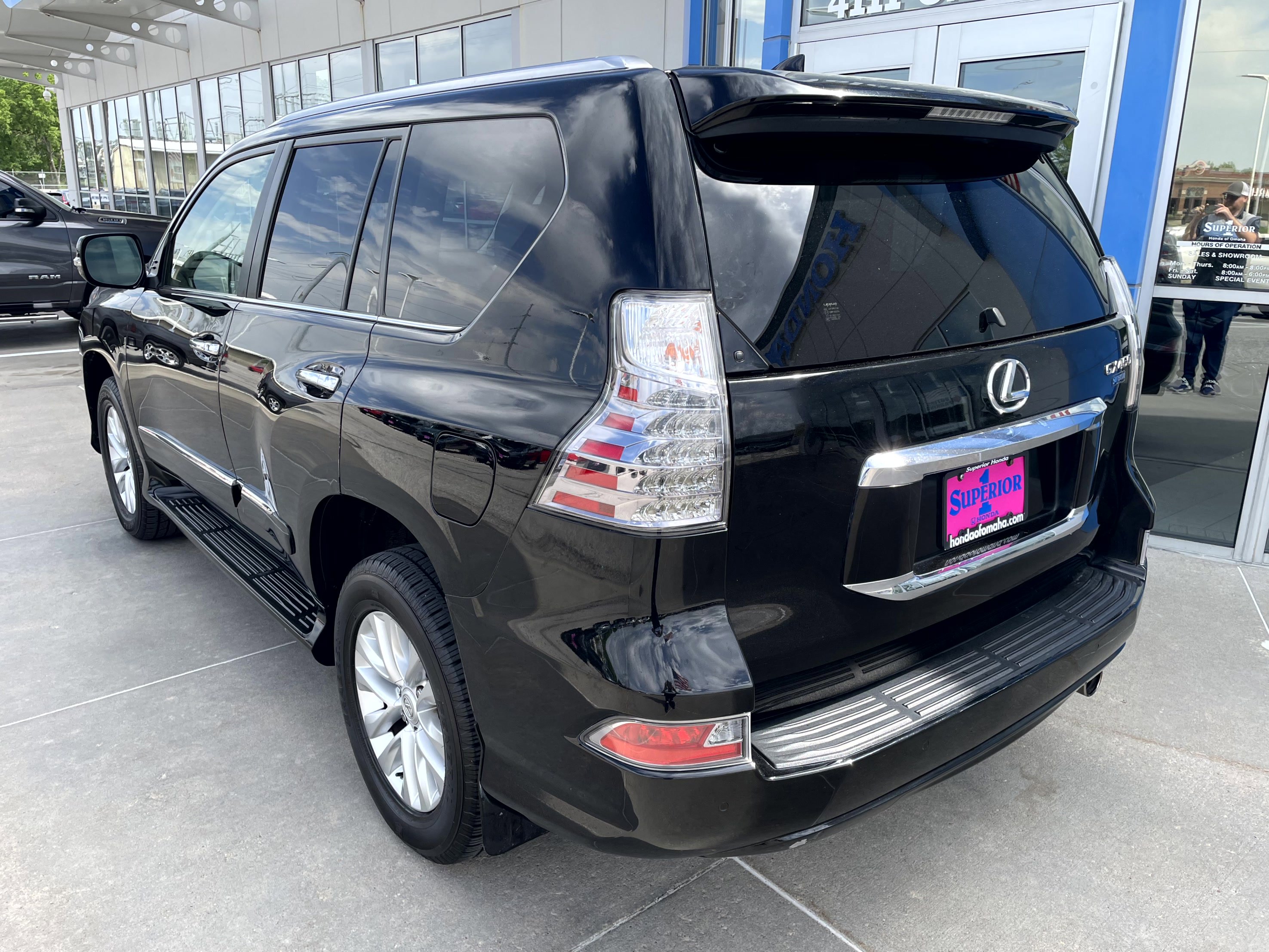 Used 2019 Lexus GX 460 Premium w/ Premium Package AWD/4WD image 2