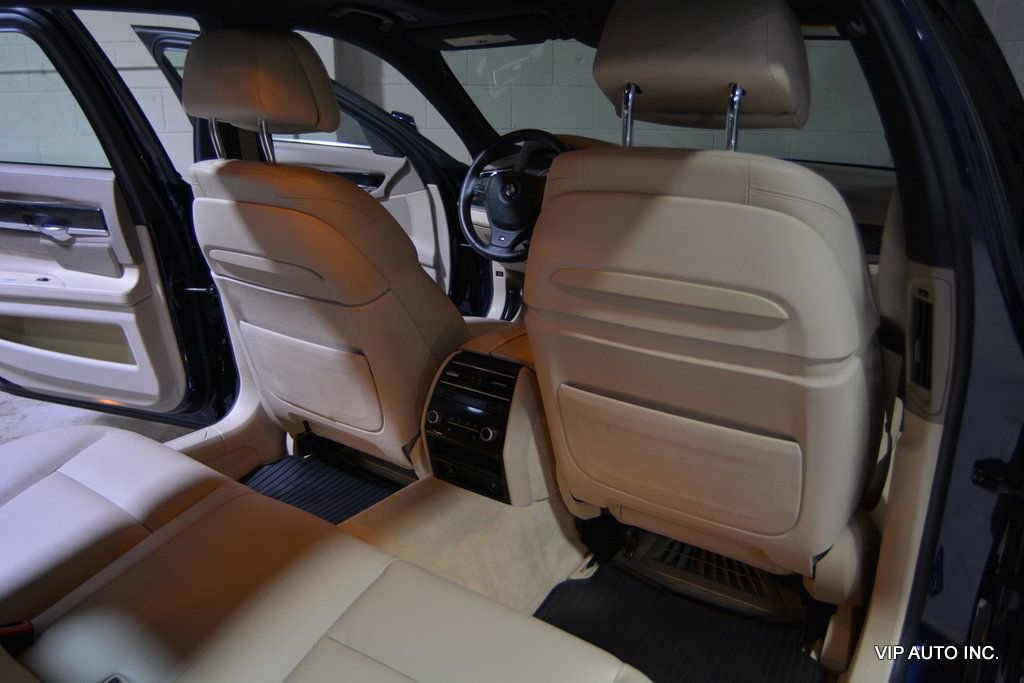 Used 2014 BMW 750Li xDrive image 19