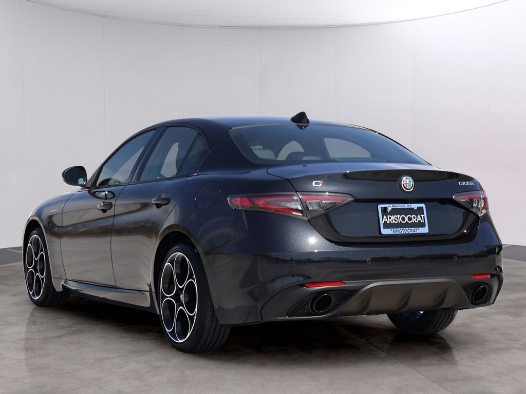 New 2026 Alfa Romeo Giulia AWD image 5
