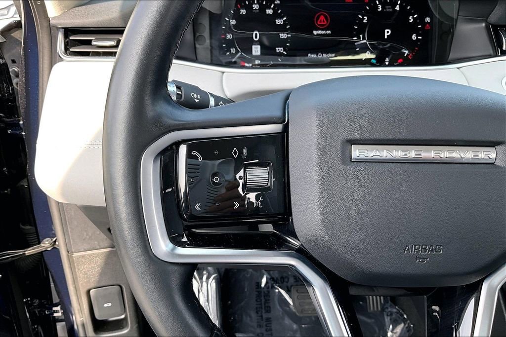 Used 2022 Land Rover Range Rover Evoque SE image 11