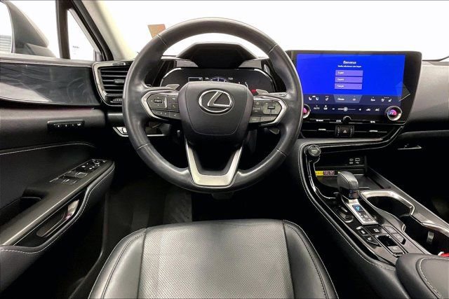 Used 2023 Lexus NX 350 AWD image 4