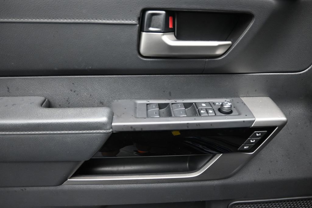 Used 2024 Toyota Tundra Limited AWD/4WD image 16