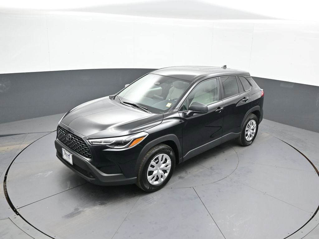 Certified 2025 Toyota Corolla Cross L image 33