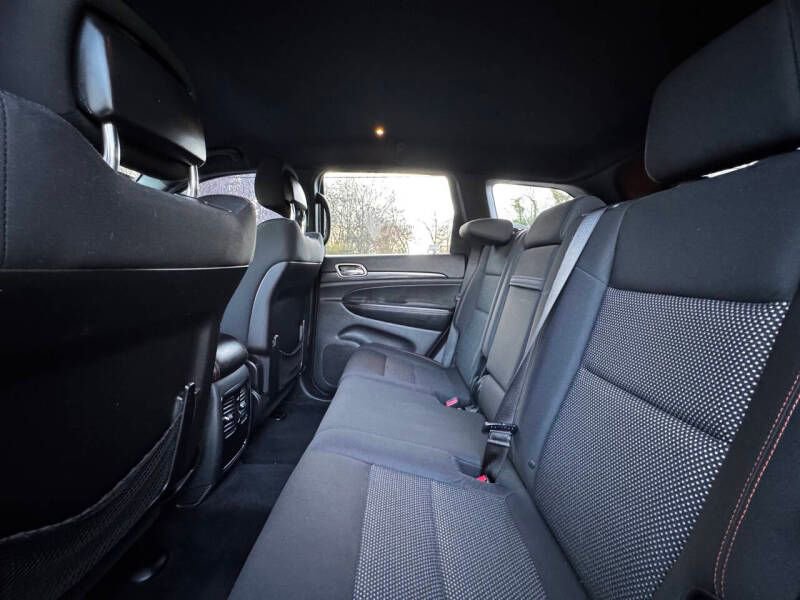 Used 2016 Jeep Grand Cherokee Laredo 75th Anniversary RWD image 14
