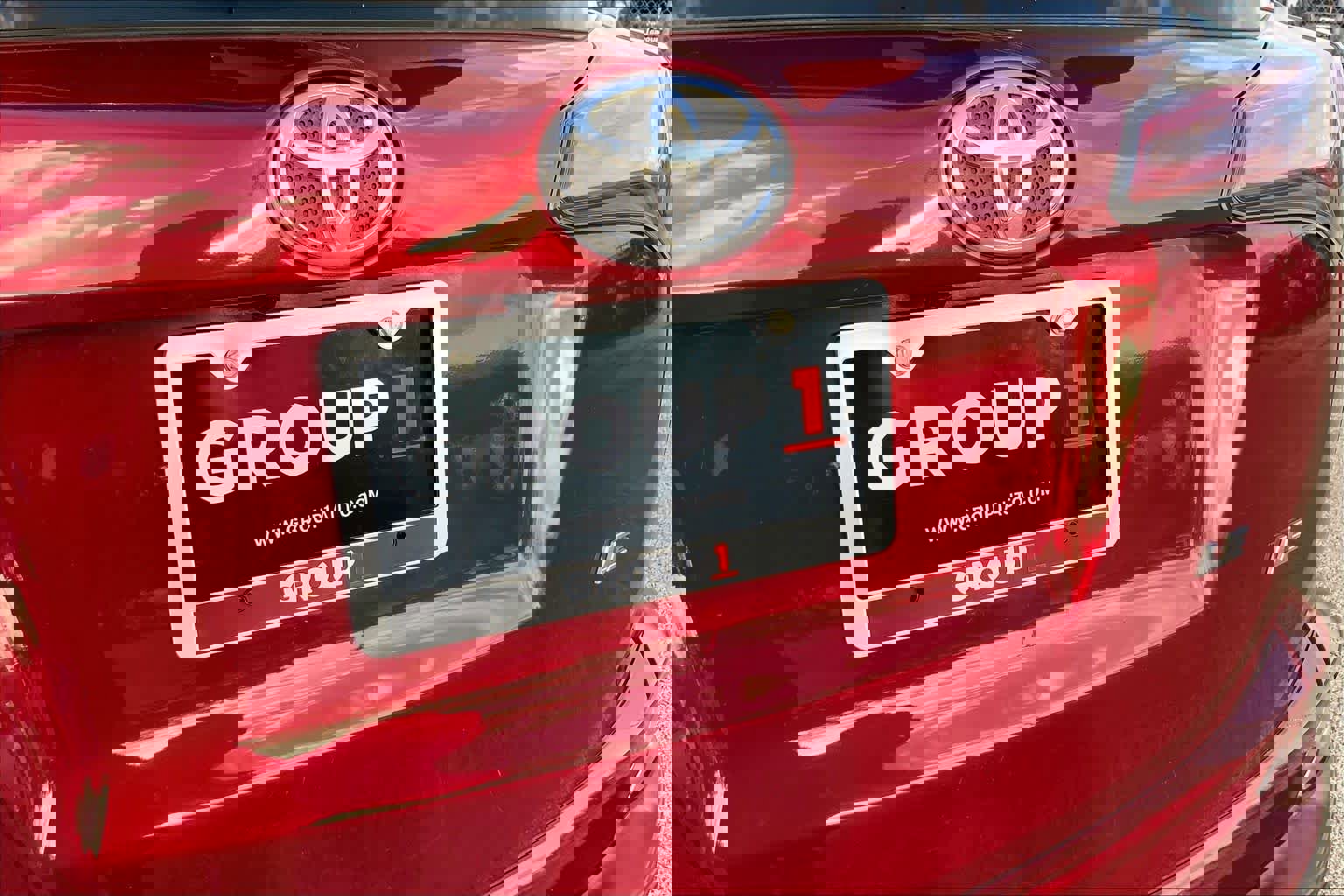 Used 2018 Toyota RAV4 LE image 9