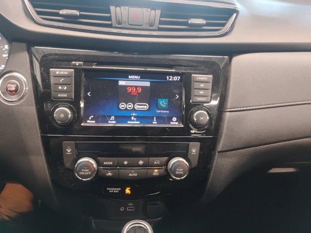 Used 2020 Nissan Rogue SV image 29