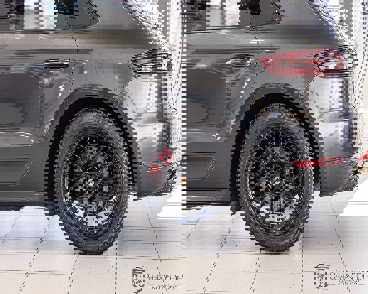 Used 2018 Porsche Macan GTS w/ Premium Package Plus image 8