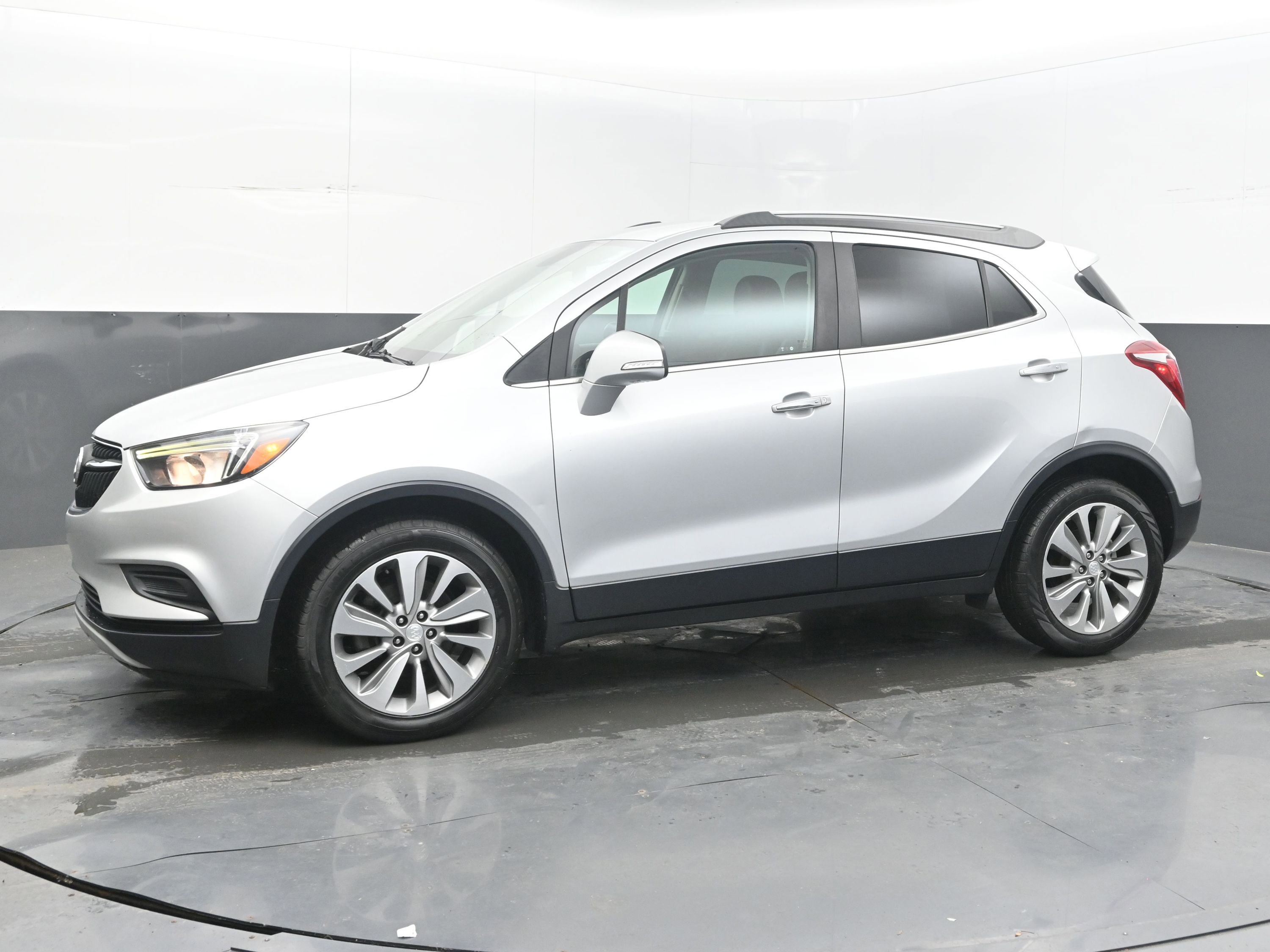 Used 2019 Buick Encore Preferred w/ Safety Package FWD image 4