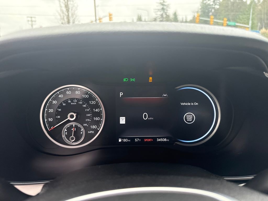 Used 2024 Genesis G70 2.5T image 20