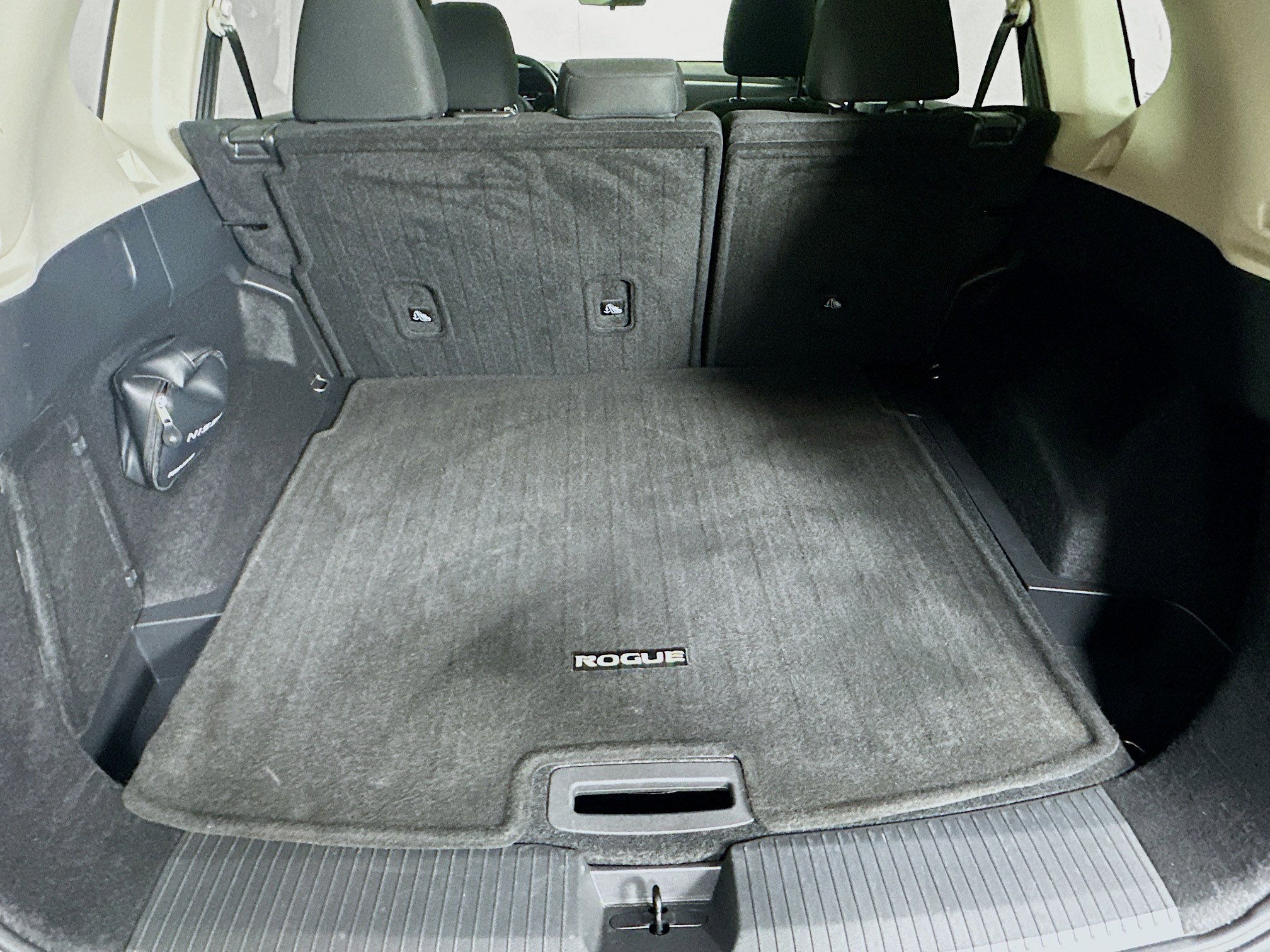 Used 2024 Nissan Rogue S FWD image 27