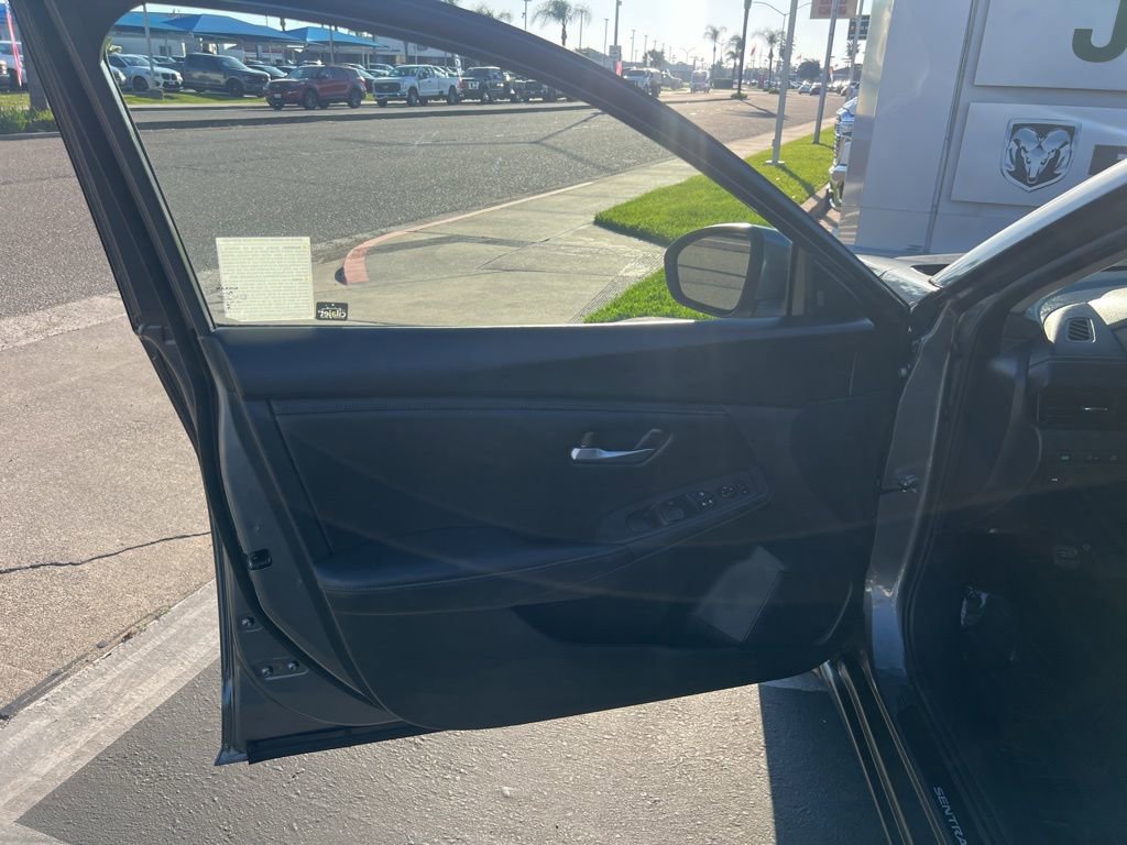 Used 2025 Nissan Sentra SV image 16