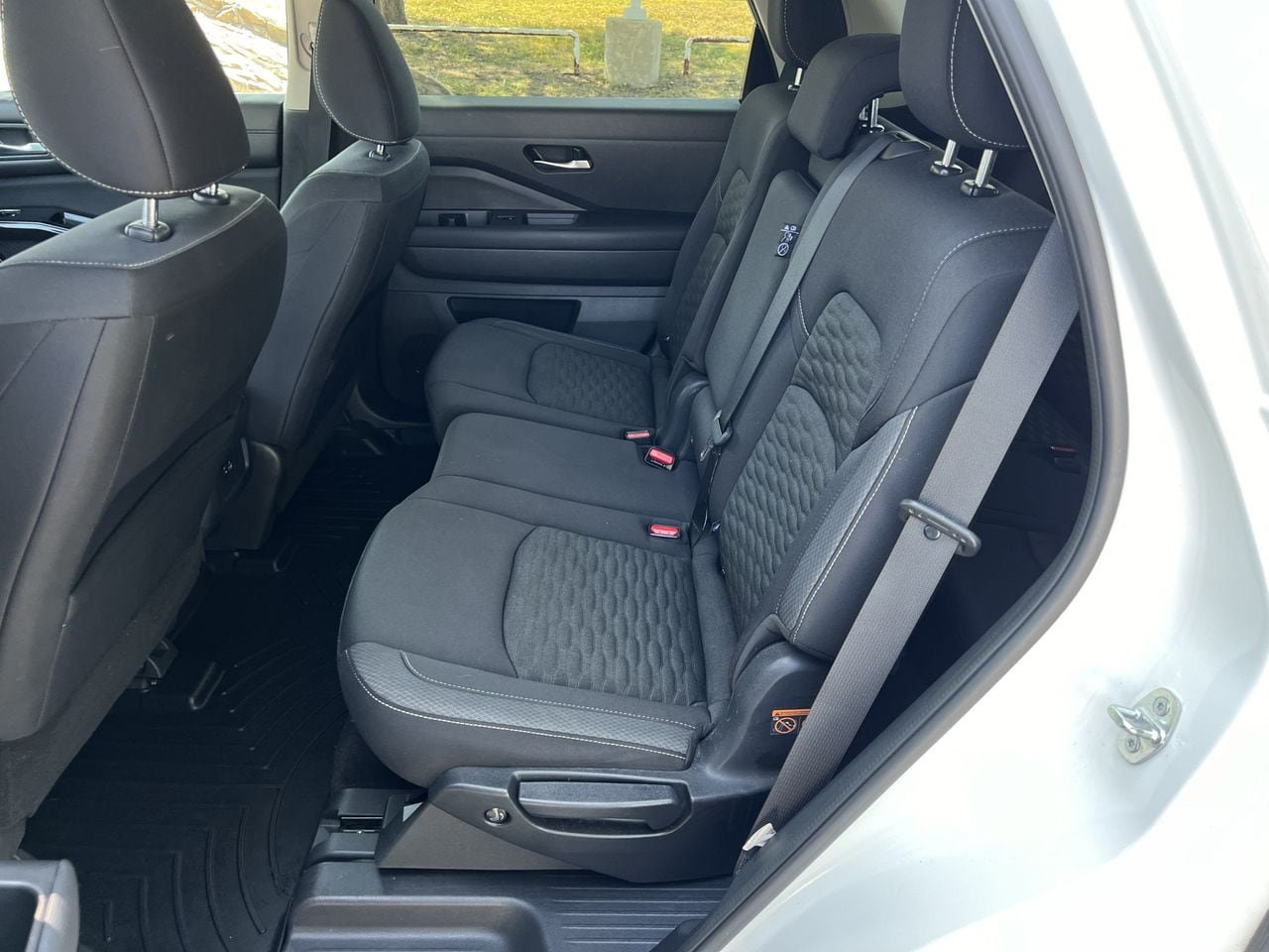 Used 2022 Nissan Pathfinder SV FWD image 23