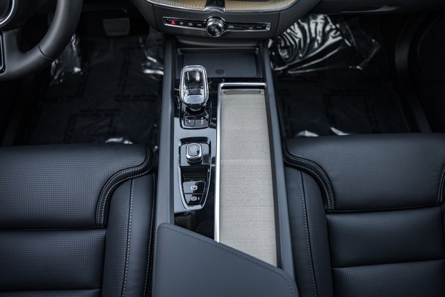 New 2026 Volvo XC60 B5 Ultra w/ Protection Package Premier image 27