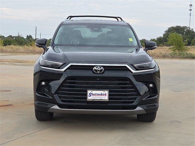 Used 2025 Toyota Grand Highlander AWD image 2