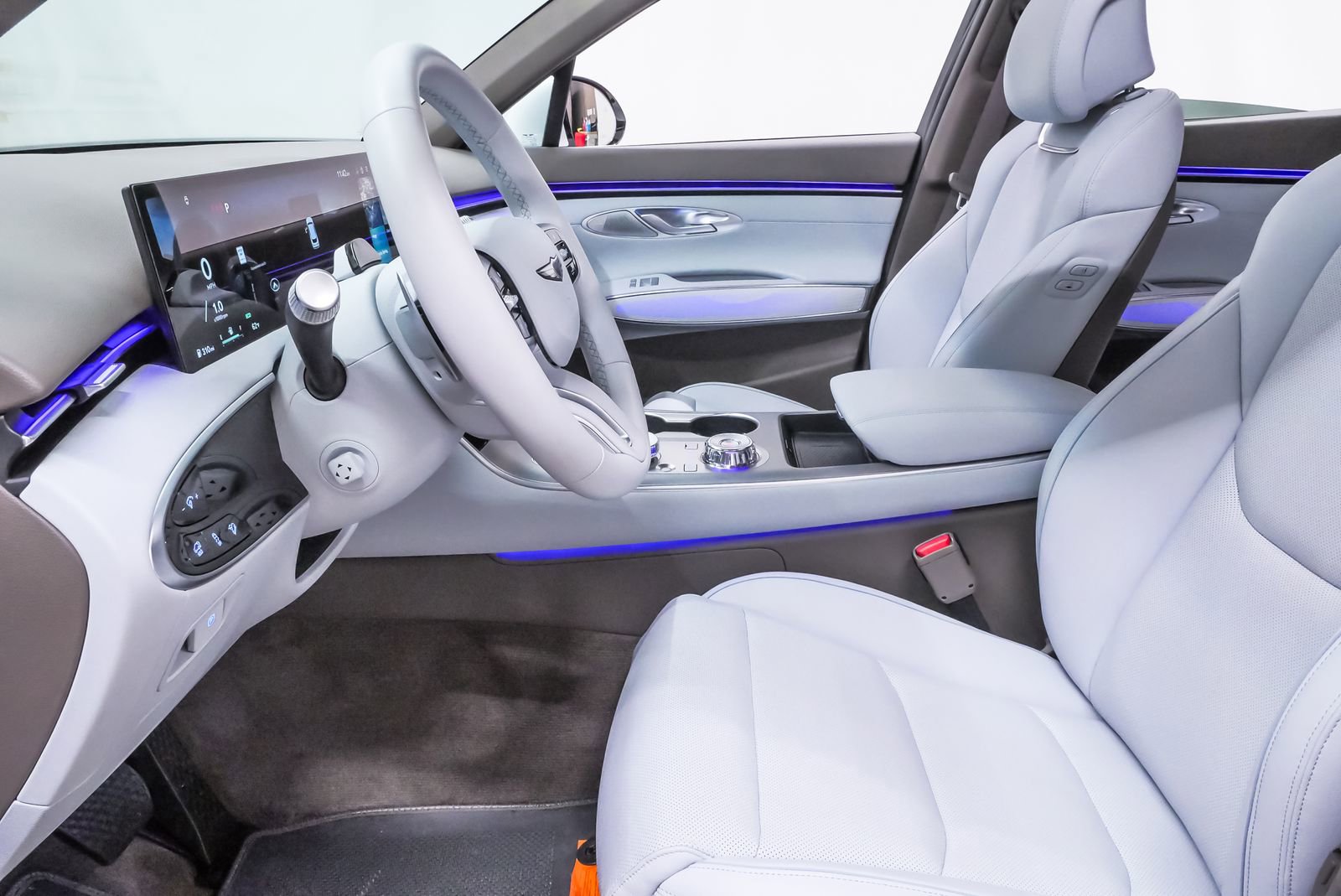 Certified 2026 Genesis GV70 2.5T Advanced image 9