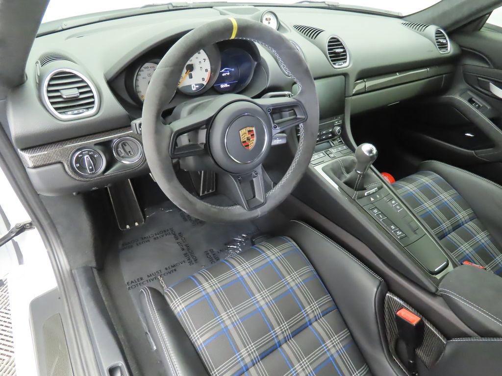 Used 2020 Porsche 718 Cayman GT4 image 9
