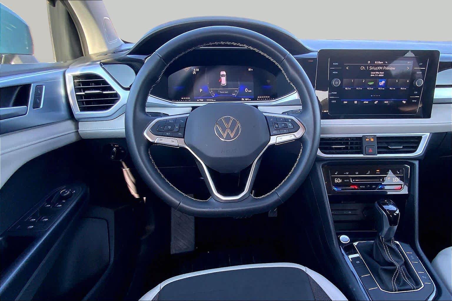 Used 2026 Volkswagen Taos SE FWD image 6