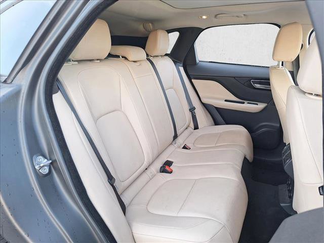 Used 2017 Jaguar F-PACE image 16