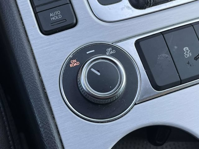 Used 2017 Volkswagen Touareg Wolfsburg Edition AWD/4WD image 34