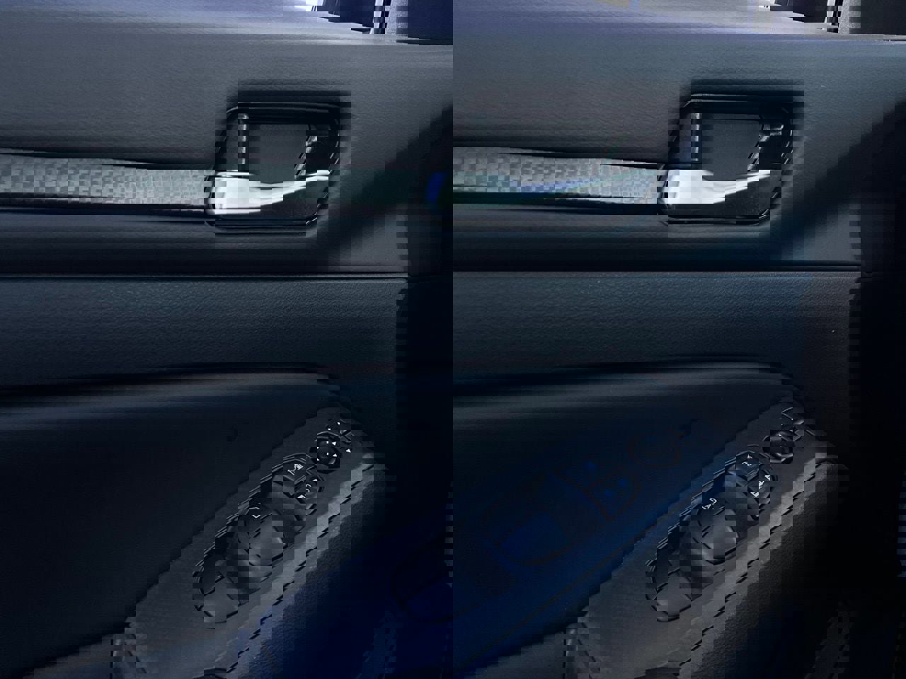 Used 2025 Nissan Altima 2.5 SV image 21