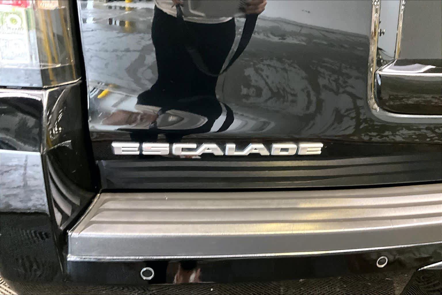 Used 2015 Cadillac Escalade Platinum AWD/4WD image 9