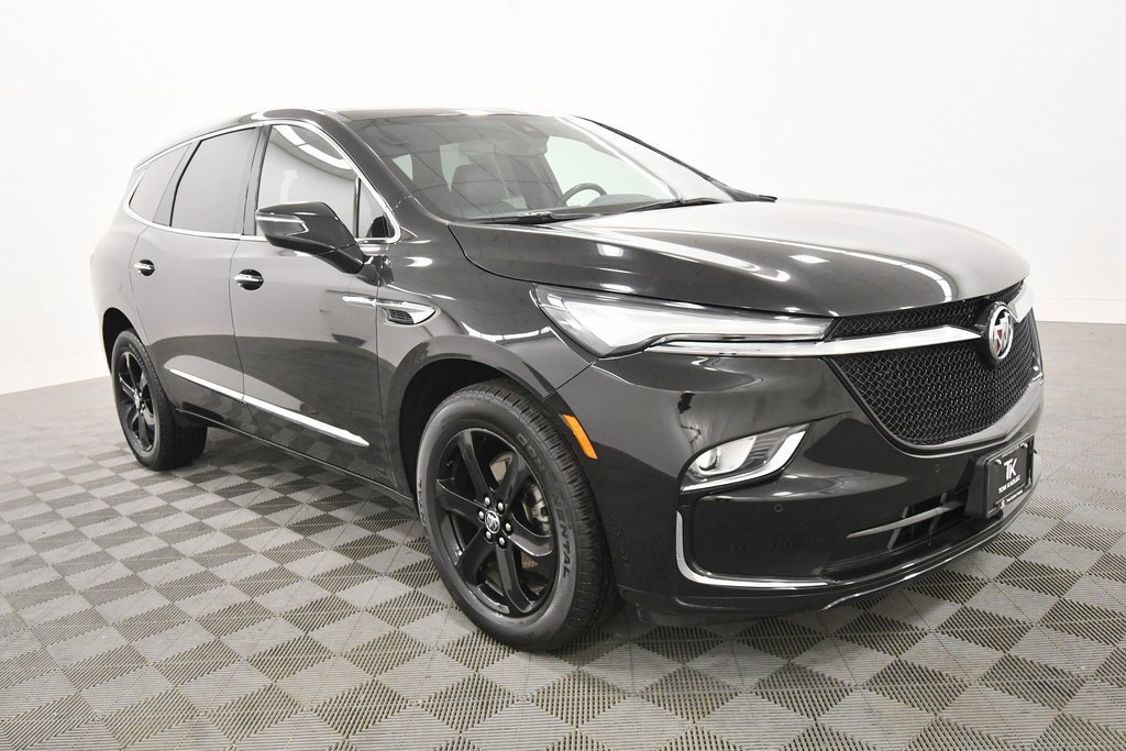 Used 2023 Buick Enclave Essence w/ Sport Touring Edition image 10