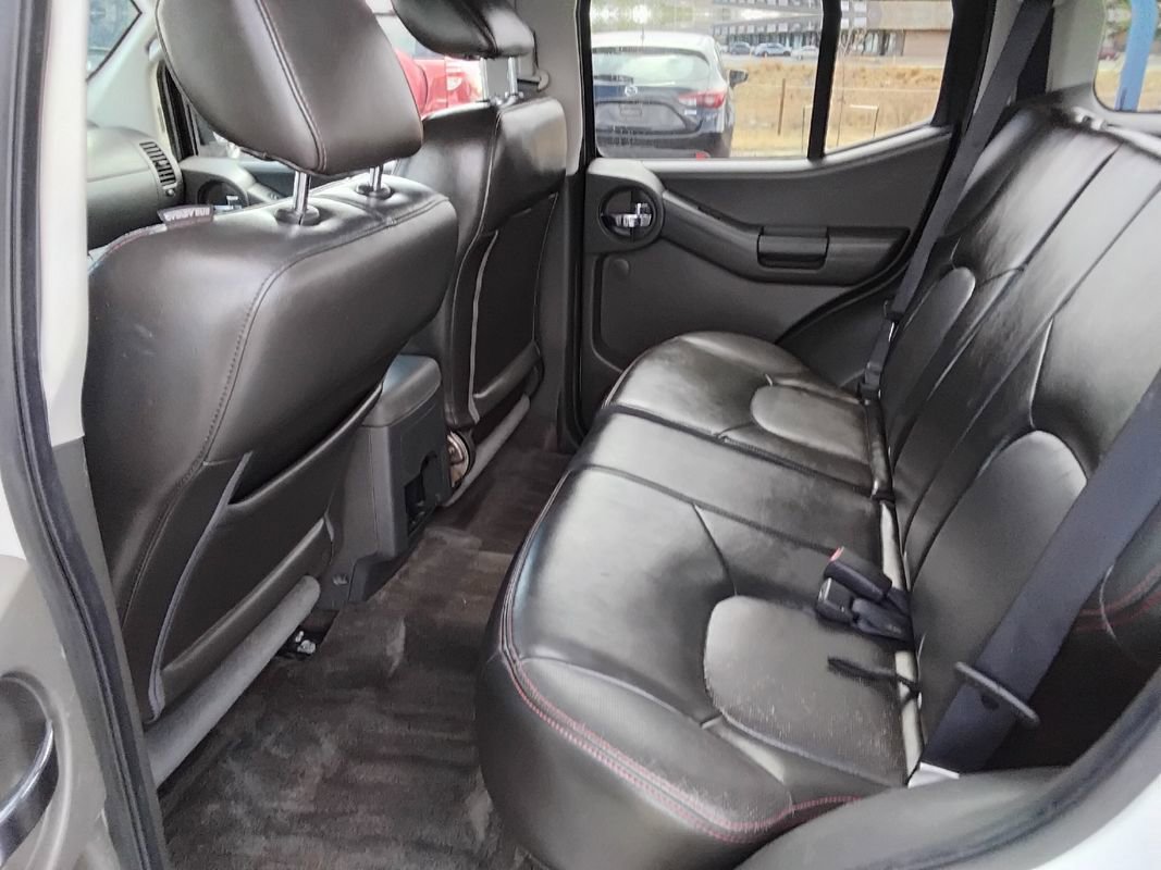 Used 2012 Nissan Xterra PRO-4X w/ Pro-4x Leather Pkg AWD/4WD image 18