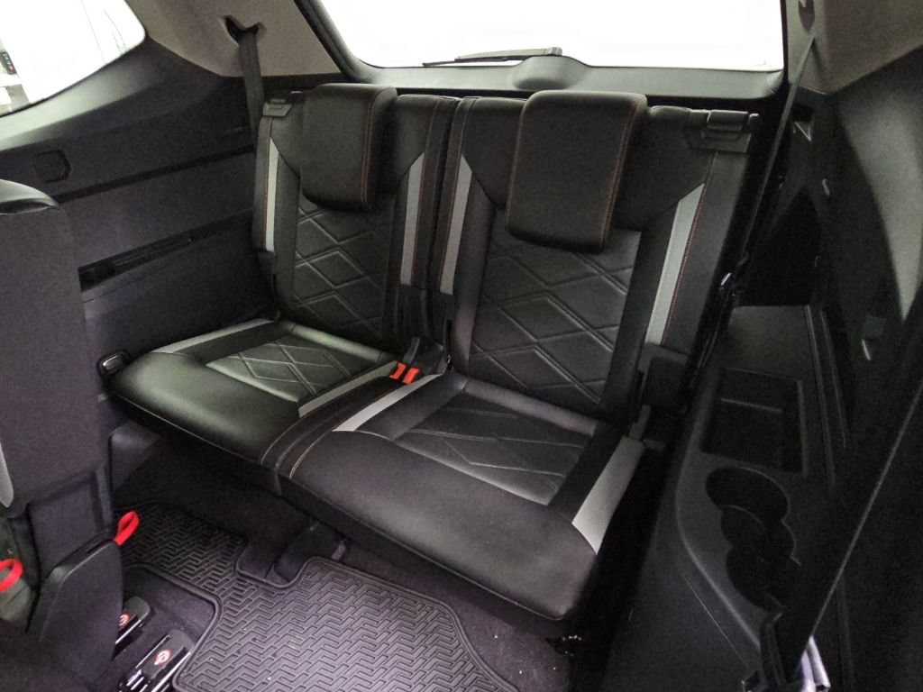 Used 2024 Volkswagen Atlas Peak Edition SEL AWD/4WD image 32