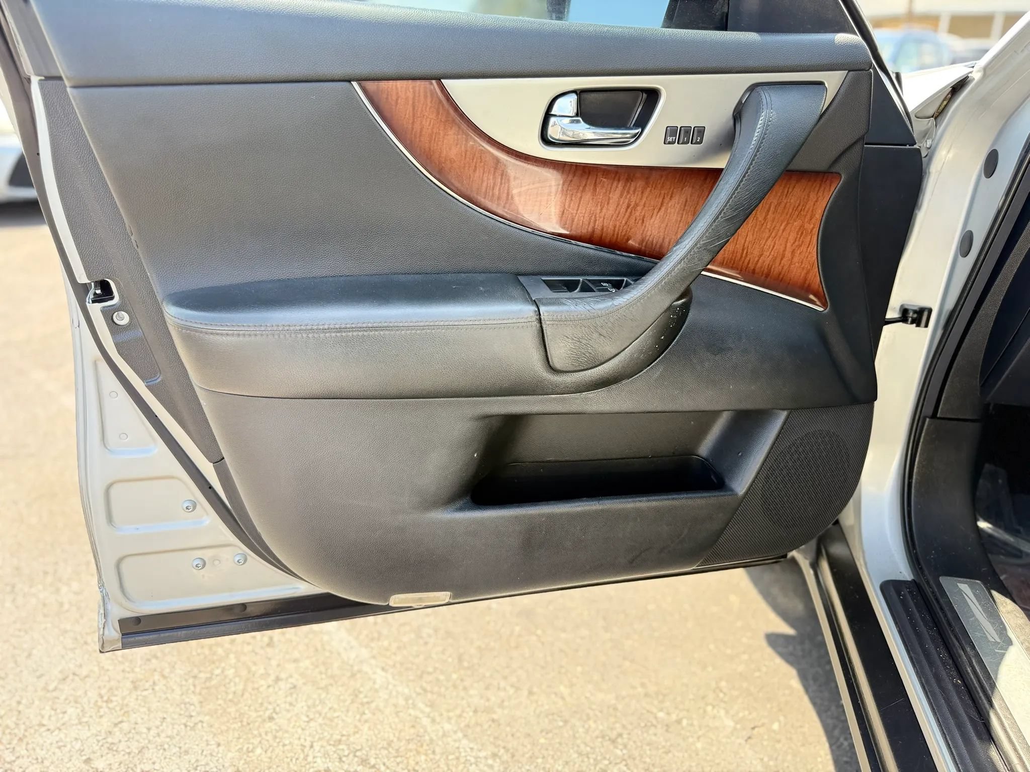 Used 2012 INFINITI FX35 2WD w/ Premium Pkg image 21