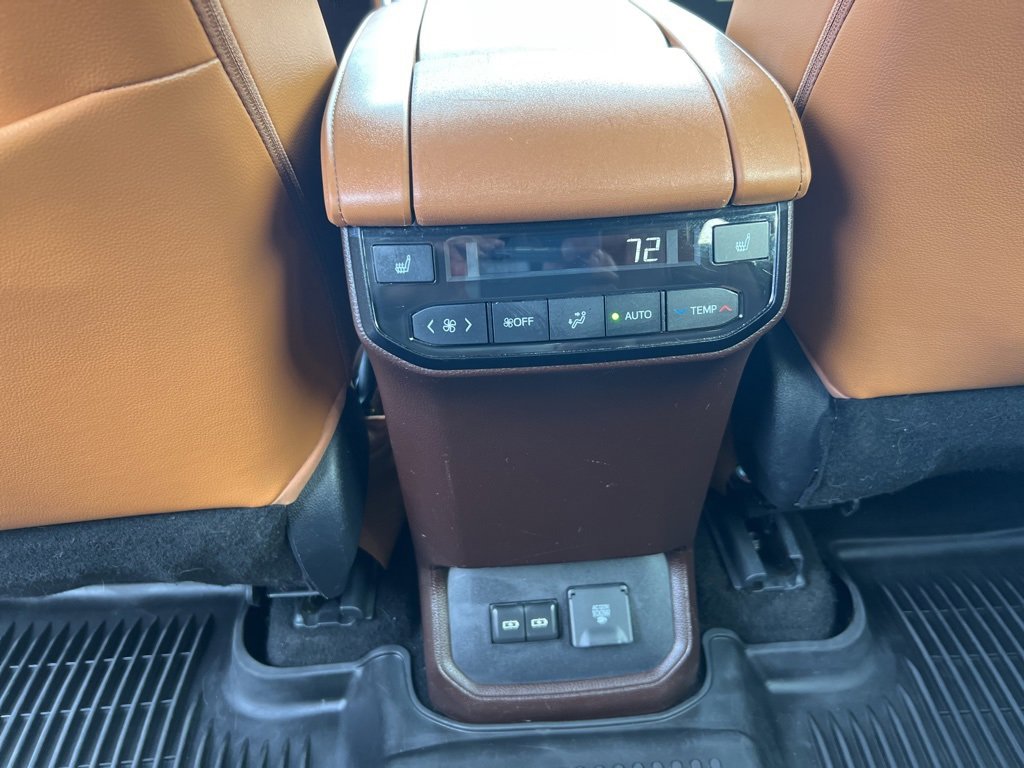 Used 2022 Toyota Highlander Platinum image 25