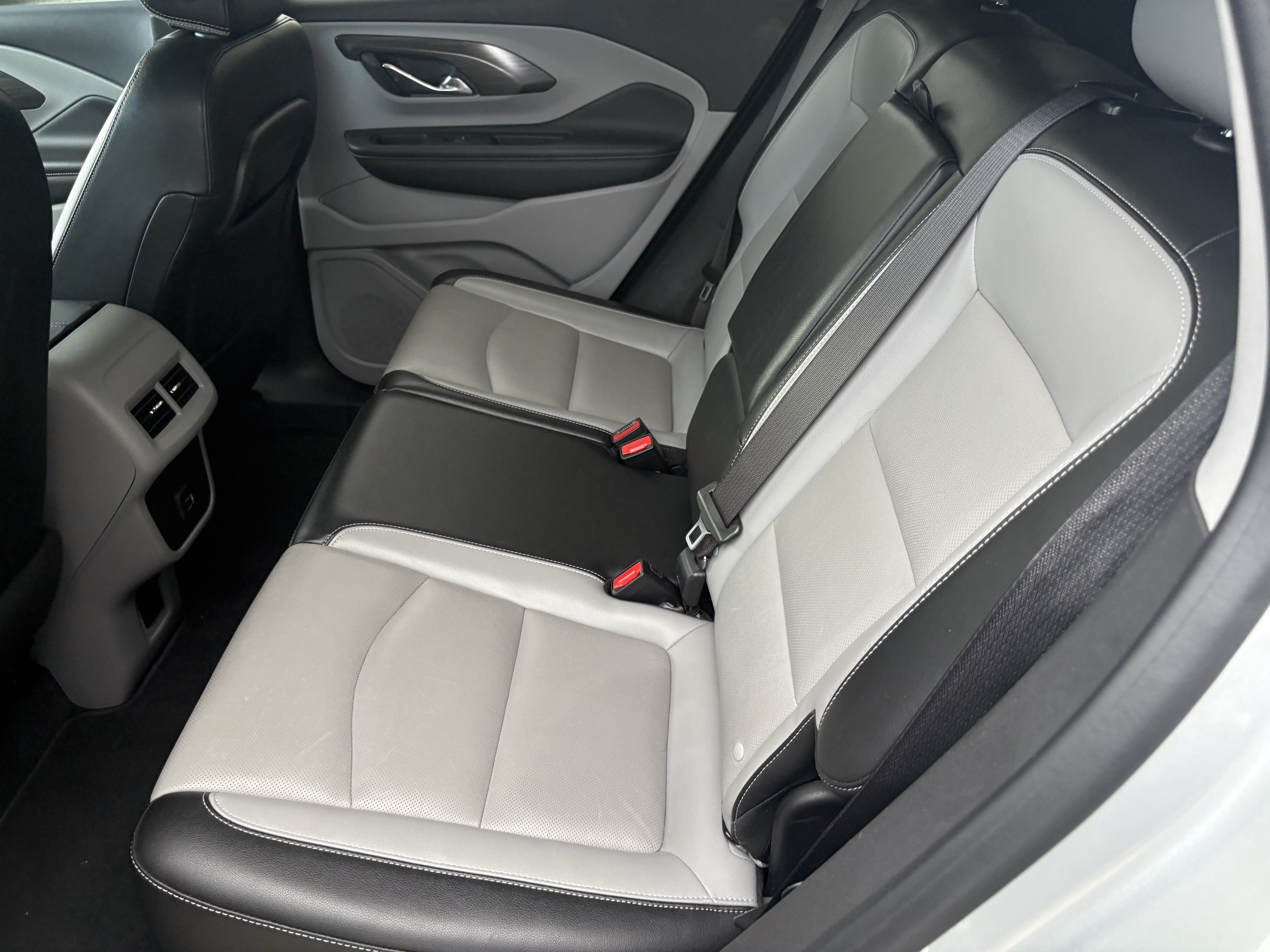 Used 2022 GMC Terrain SLT AWD/4WD image 9
