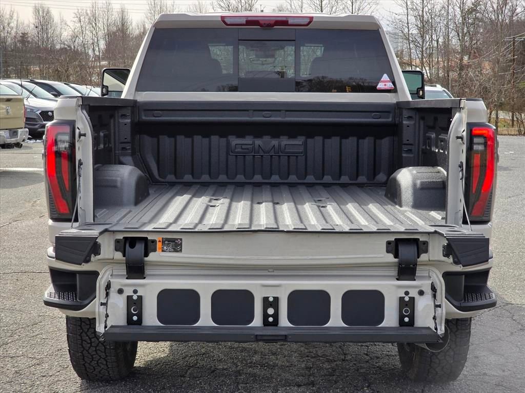 New 2026 GMC Sierra 2500 AT4 w/ Technology Package AWD/4WD image 19