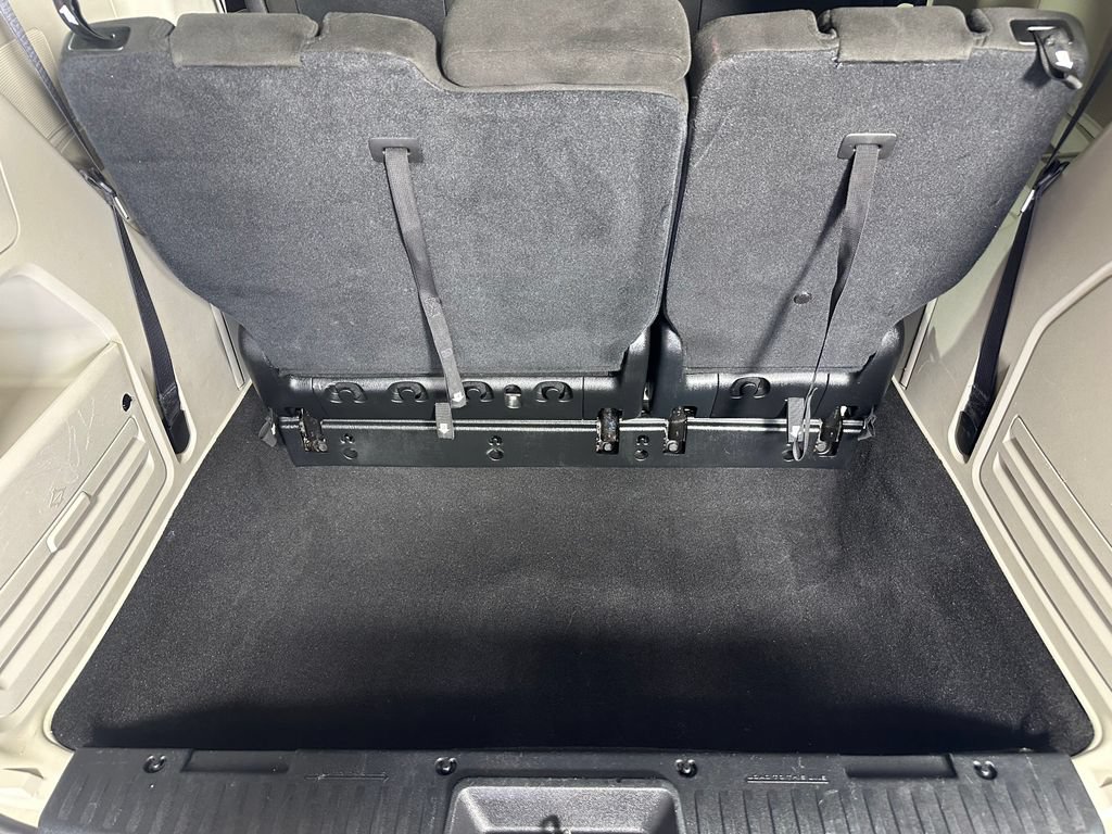 Used 2016 Dodge Grand Caravan SE FWD image 7