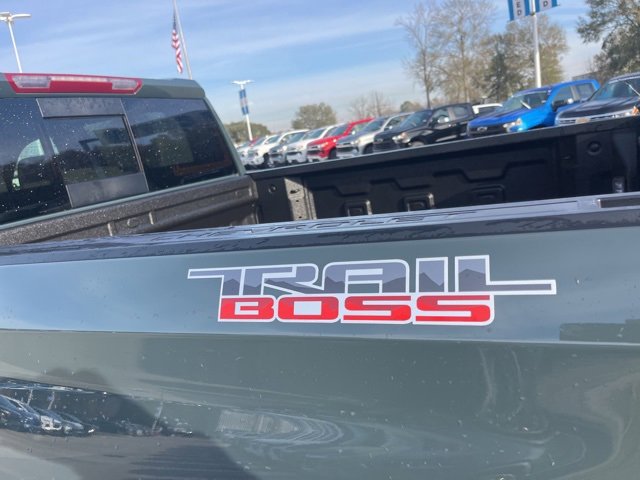 Used 2025 Chevrolet Silverado 1500 LT Trail Boss w/ Convenience Package II image 6