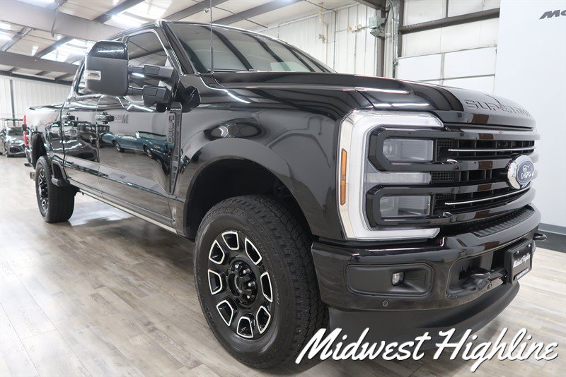 Used 2025 Ford F350 Platinum w/ FX4 Off-Road Package AWD/4WD image 26